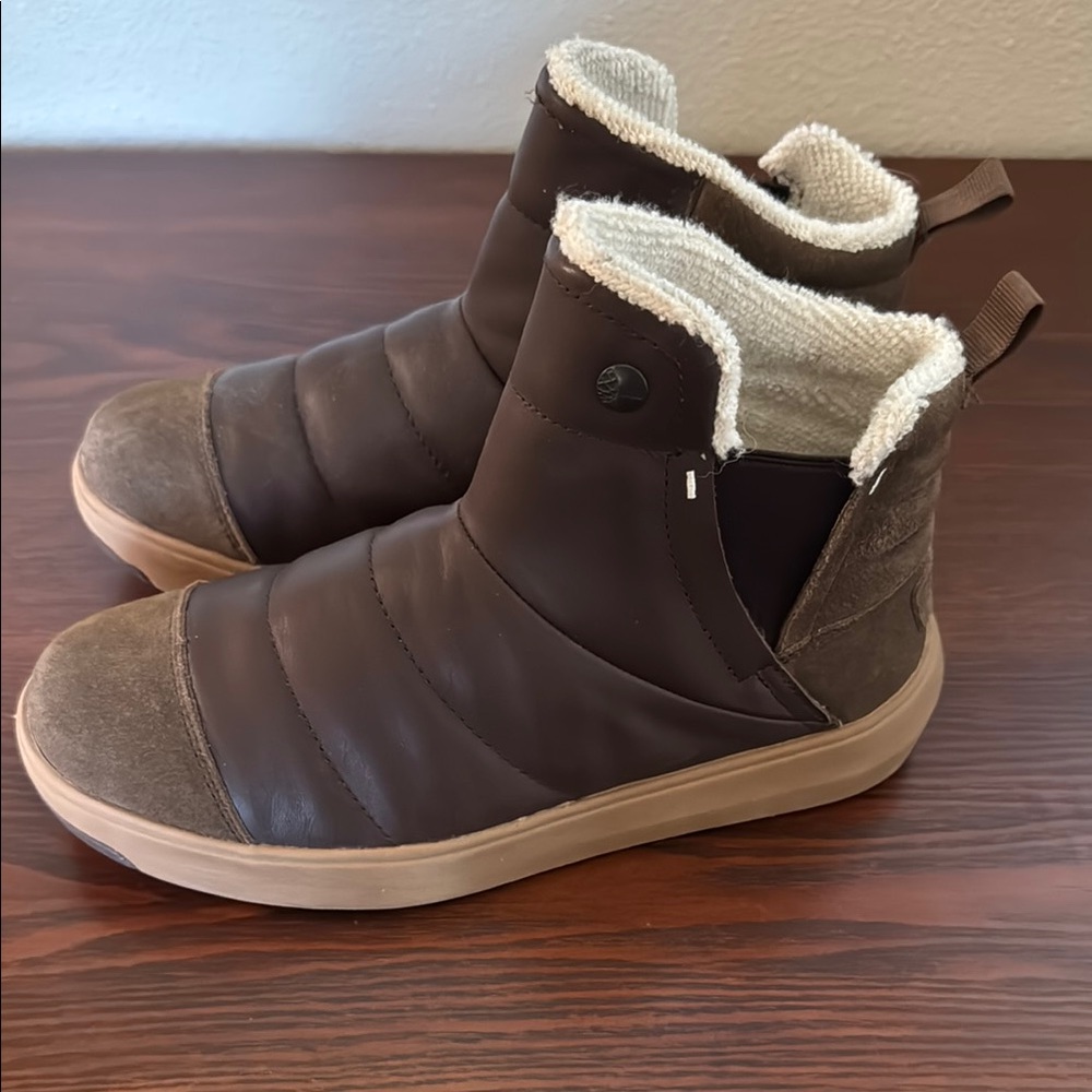 Brown Winter Boots with Fur Lining